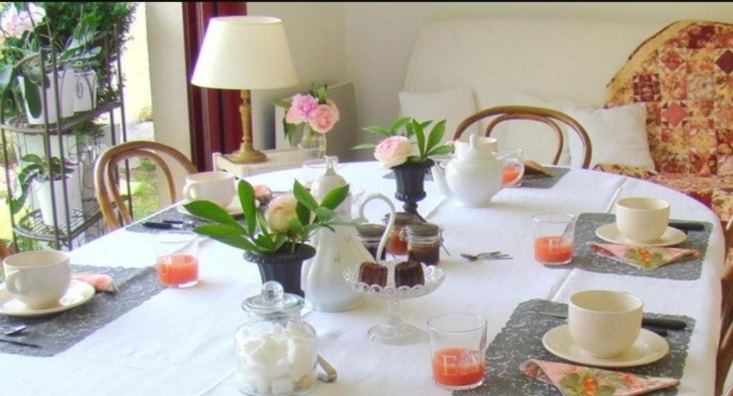 La Maison Du Bourg B&B Puisseguin Eksteriør bilde
