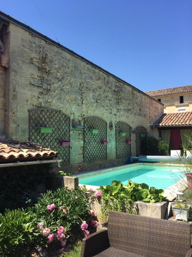 La Maison Du Bourg B&B Puisseguin Eksteriør bilde