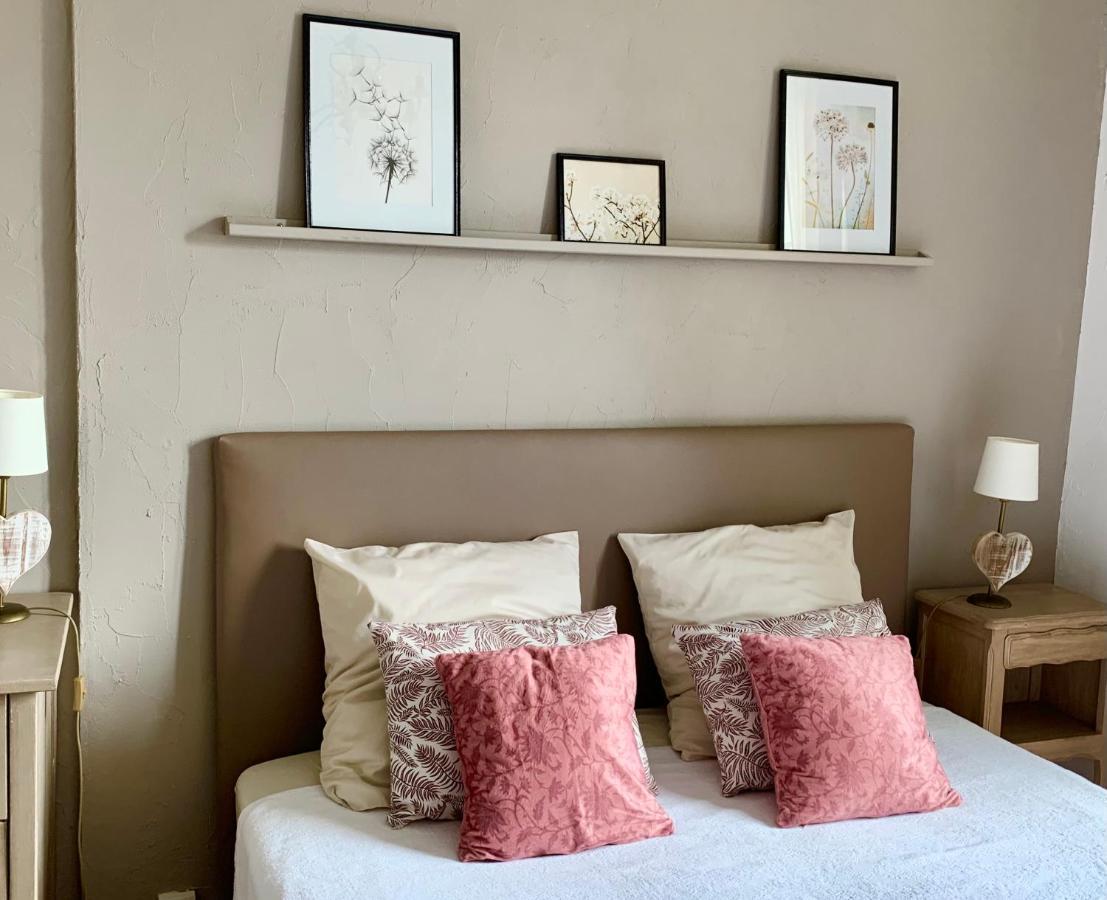 La Maison Du Bourg B&B Puisseguin Eksteriør bilde