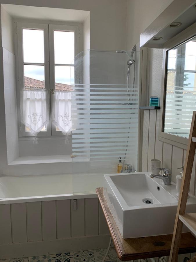 La Maison Du Bourg B&B Puisseguin Eksteriør bilde